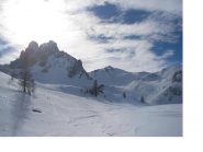 La nostra meta  al fondo in centro..a sx e' la Roche de Monetier..