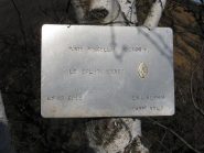 la targhetta posta in cima