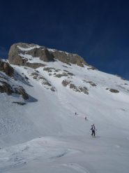 pendio di accesso al canale