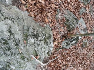 Su questa cima la croce di vetta è incisa