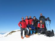 foto di gruppo in vetta