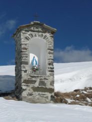 Pilone vicino al colle