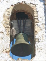 la vecchia campana ormai muta