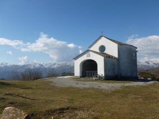 fino alla supenda cappelletta dei parigiani sotto l'Acquarone