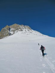 Mattia e Chiara decisi verso la parete