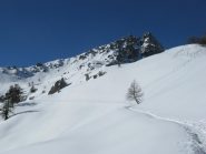 salendo verso i baraccamenti