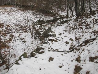 Neve continua sul sentiero da q. 1100