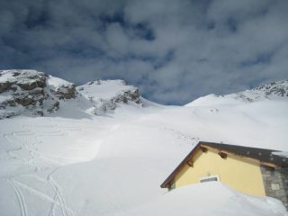 Pendio ripido sopra il rifugio