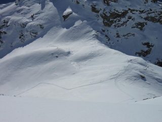 L'uscita dal canalone vista dal traverso soprastante