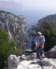 Silvi oe Diana sul belvedere, sfondo calanque En Vau