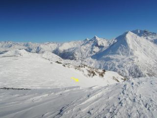 Vista dalla cima con il pendio della discesa