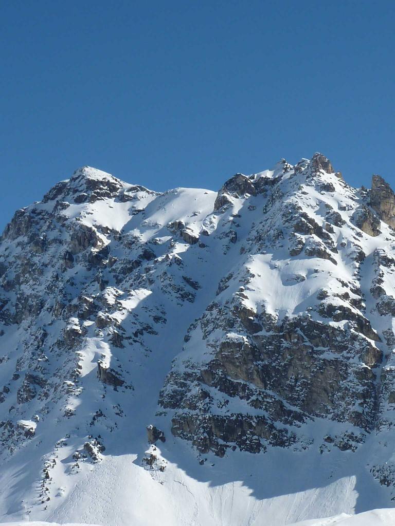 la parete NW e l'evidente canale