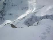 Dalla vetta vista sulla sella dove giunge il canale NW