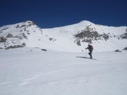 verso il sostenuto pendio che porta al Colletto della Rognosa