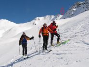 vista dei soci (Claudio, Livio, Marco) e del colle da cui abbiamo scollinato
