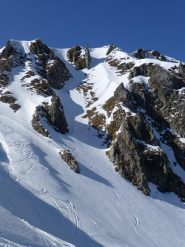 Poco sotto la vetta la simpatica alternativa