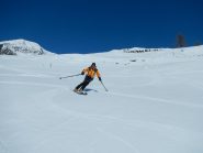gli ampi pendii con crosta portante