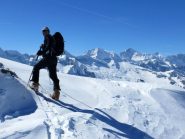 Dalla panoramica dorsale lo sguardo spazia