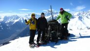Stelvio, Sandro e Andrea dalla croce di vetta della Punta Fetita (16-3-2013)
