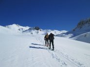 Il Surgonda sullo sfondo