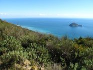 Sul sentiero dell'Onda l'Isola Gallinara