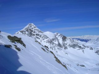 Il Pizzo Tambò visto dai pressi della cima