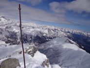 la cima con l'asta in ferro, con dado..