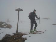 salita con nebbia e nevischio