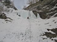 ALLA BASE DEL MURO DEL TERZO TIRO