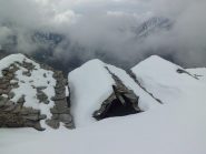 Cedono gli ultimi tetti