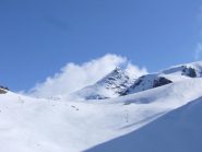 Sullo sfondo il Mombarone