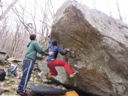 lancio su un bel tetto di 6a+