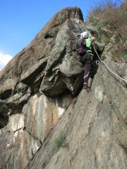 Franca nel primo tratto della ferrata