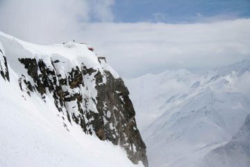 Refuge de l'A Neuve semi sepolto dalla neve