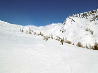 a mezzacosta nella parte alta