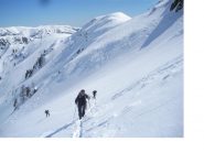 Il M.Seita all'attimo di raggiungere la cresta..inizia ad apparire..dietro Paolo e soci.