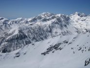 dalla cima: al centro il Monte Bego