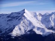 in cima appare un altro noto triangolo  