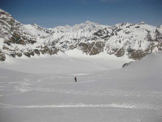discesa sullo sfondo il bianco