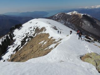 la cresta in discesa