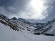 Salendo al rifugio. In rosso parte bassa della discesa