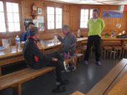 finalmente un momento di riposo nel rifugio dal quale....