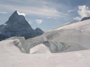 ..spettacolare.... Il Cervino e la Dent d'Herens domineranno tutta la discesa