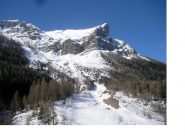 le dirupate pendici della Pointe de Soleil Boeuf dal selvaggio vallone del Rabious..