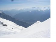 La spalla(2677m), la Valle della Durance e al fondo il Queyras..