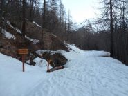 La fontana Ponchier lungo la strada