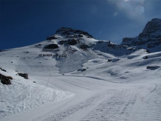 Altri distacchi a bordo pista