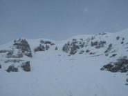 Una grande cornice impossibile passare