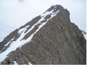 Il salto piu' vistoso sul filo di cresta alla vetta..