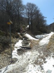  nel versante nord presenza di neve